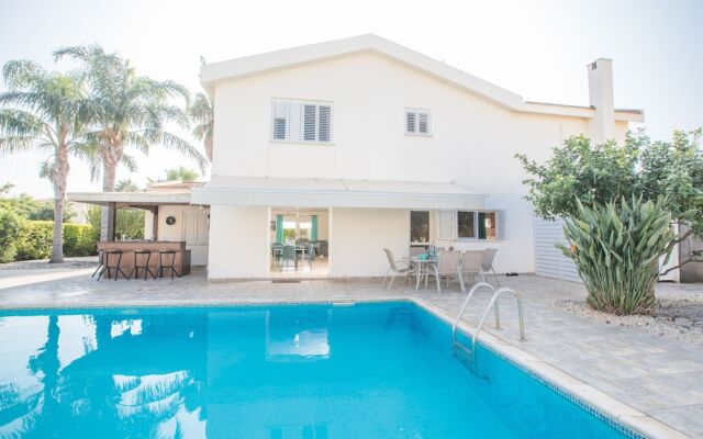 Ayia Napa Holiday Villa At26
