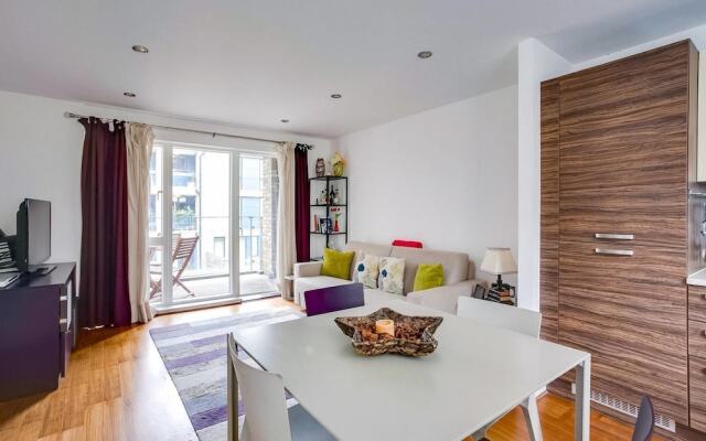 Gorgeous new 1bed Flat w/ Balcony