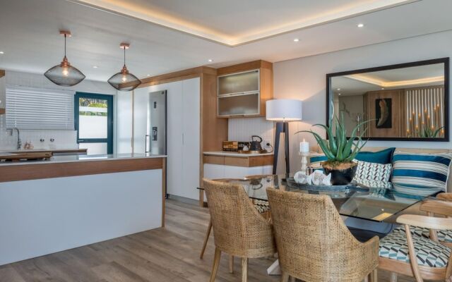 Stylish Secure Camps Bay Holiday Apartment 9 Nautica