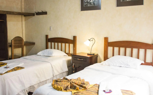 Uxlabil Antigua Hotel y Galería