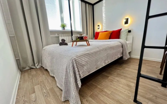 Диван и Чемодан на ул. Вокзальная магистраль, 2