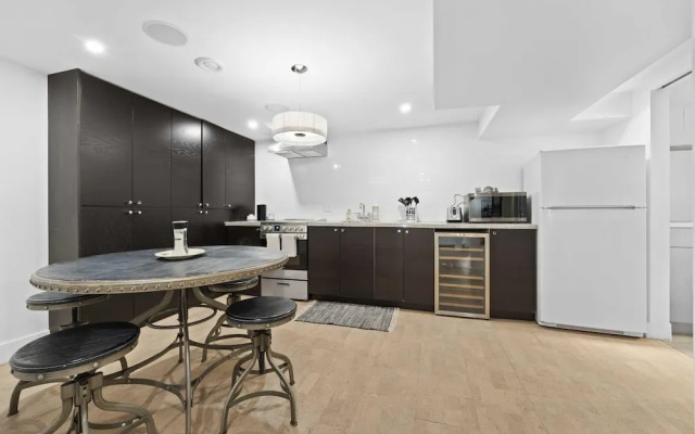 Specious Fully Private Studio apt With Laundry