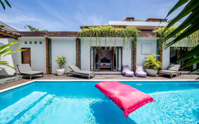 Elvano villa in heart of seminyak and near beach