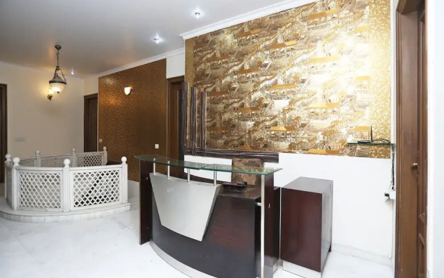 The Red Orchid By OYO Rooms