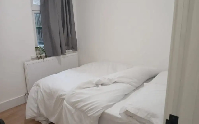 Harrow Haven - Spacious 3 Bedroom House