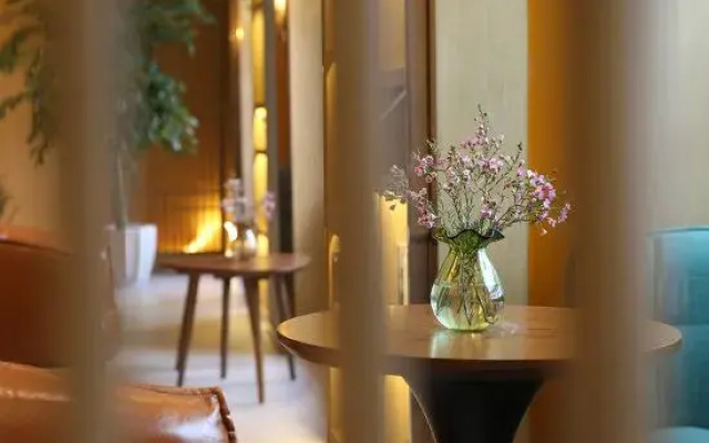 Qiyu Hotel (Chongqing Finance School Halo Shopping Park)