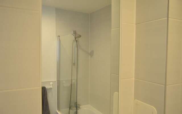 Modern 1 Bedroom Flat in East London