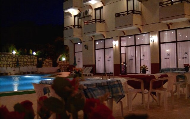 Kanarya Hotel