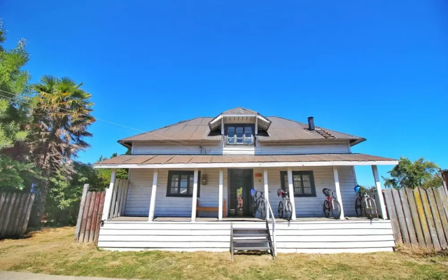 Casa Blanca Hostel