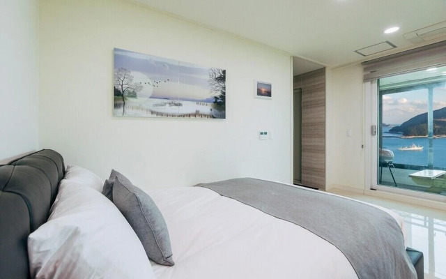 Arco Poolvilla Pension