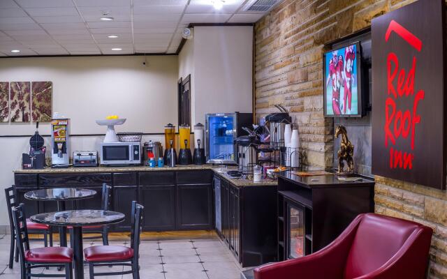 Red Roof Inn & Suites Piqua - I-75