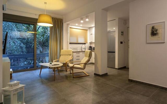 Athens Deluxe Gateway in Mets neighbourhood!