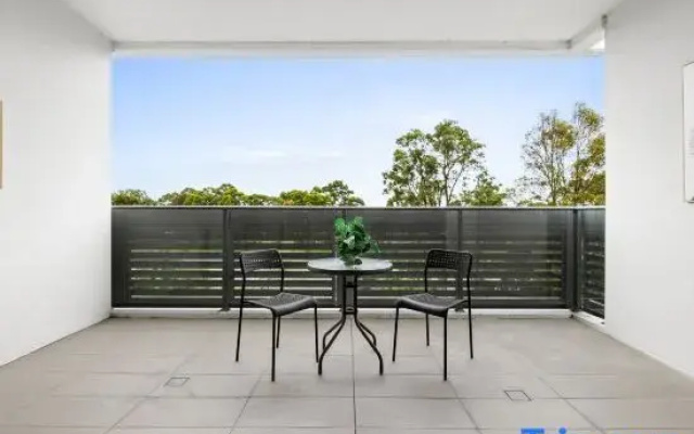 Well-Located 2BR Apartment – AC & Easy Transport in Homebush