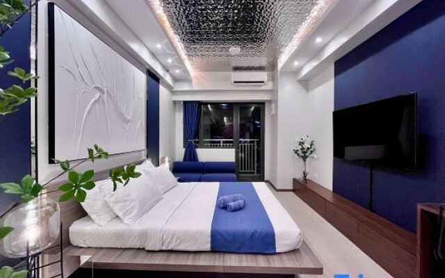 Deluxe Executive End Unit in Downtown Makati