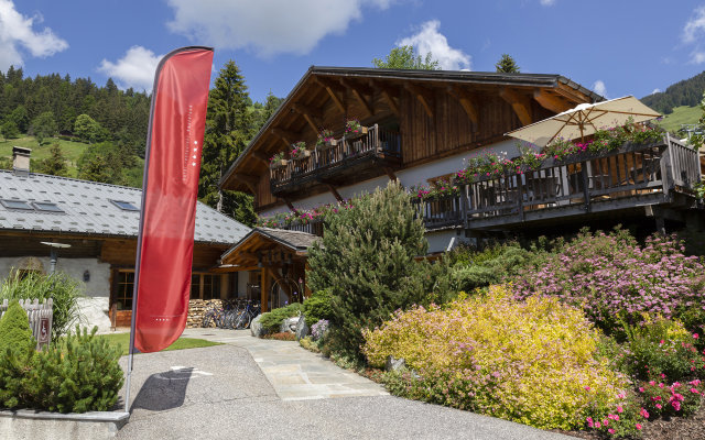 Chalet-Hôtel La Ferme Du Chozal, The Originals Relais