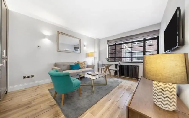 Modern London Nell Gwynn House Apartment