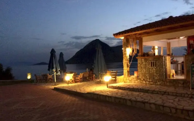 Thesmos Village I