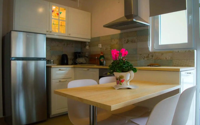 Sunny Central Luxury Apartment