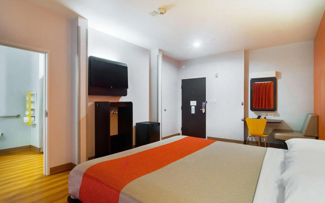 Motel 6 Midland, TX