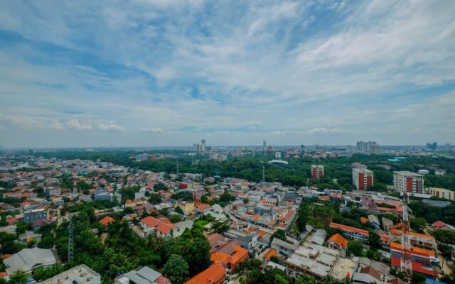 Minimalist and Comfy Studio Dave Apartment By Travelio