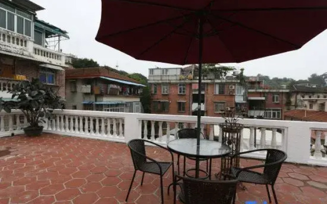Nahai Villa Garden Hostel
