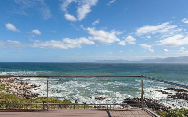 Whale Huys Luxury Ocean Holiday Villa