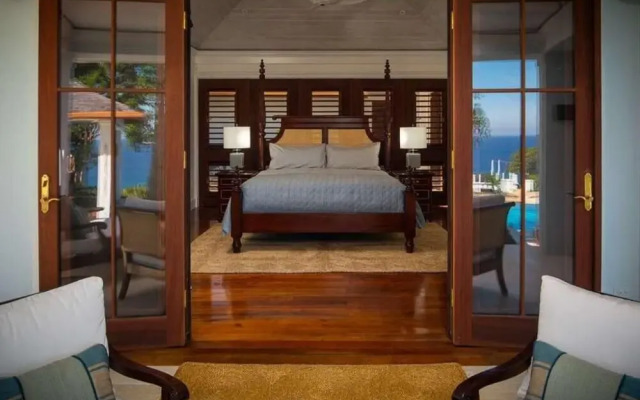 Sunny Vacation Villa at 1