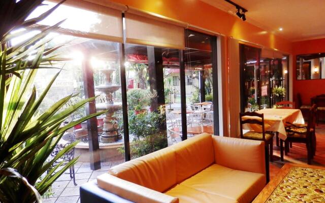 Oyo 142 Golden Belle Apartelle Suites