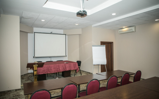 Hotel Megalos