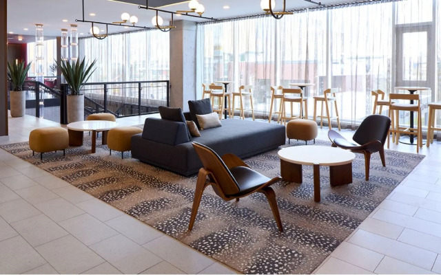 Courtyard Montreal Laval