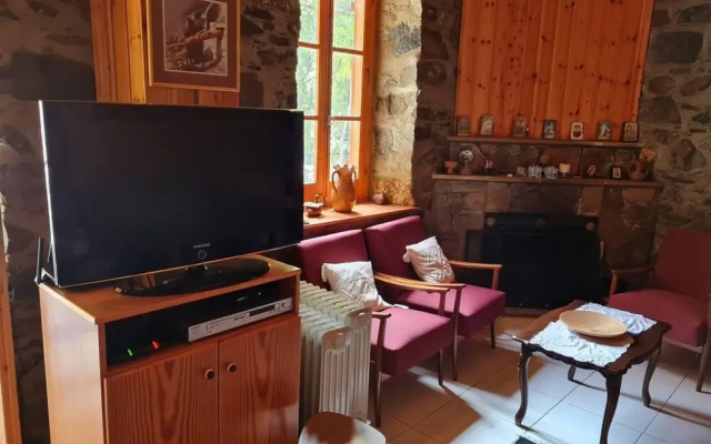 Elpiniki's Old Three Bedroom House