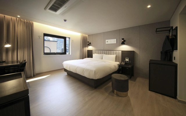 Yeonsan Hound Hotel