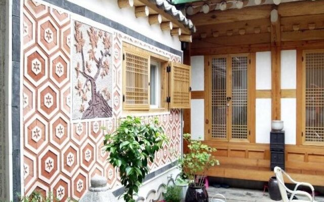 Tea Hanok Guesthouse