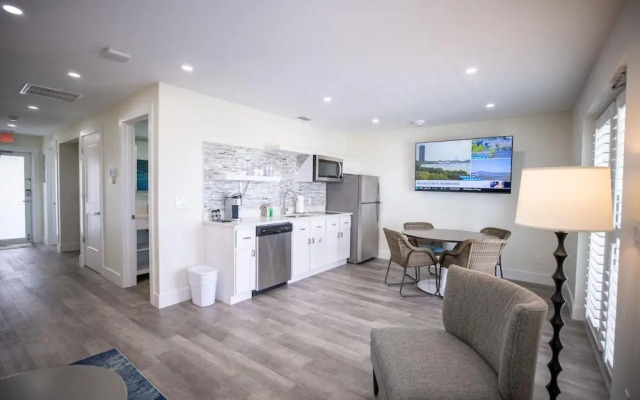 Sugarloaf Key Hotel at KOA Resort