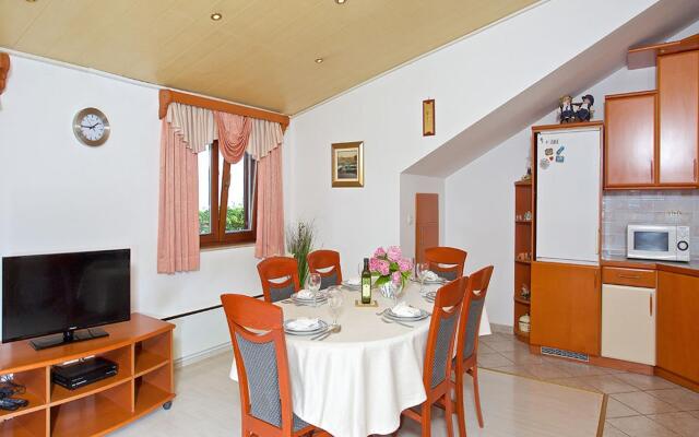 Vibo - Parking and Barbecue - A1 Vinka 1