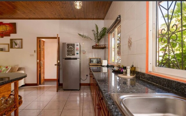 Room-effies Mountain View Villa - Gecko