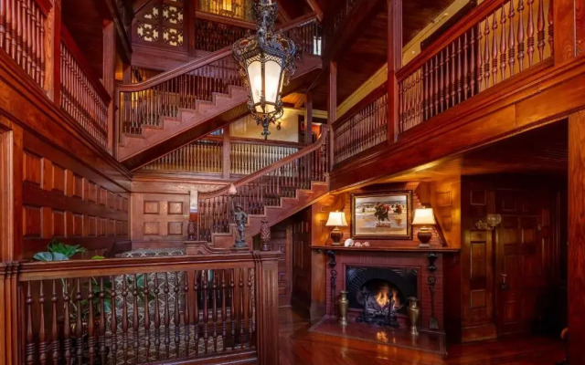 Ivy Lodge Bed & Breakfast