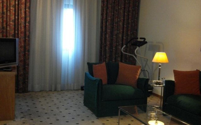 La Cigale Hotel