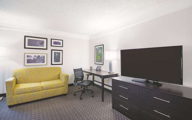 La Quinta Inn & Suites by Wyndham Austin Round Rock