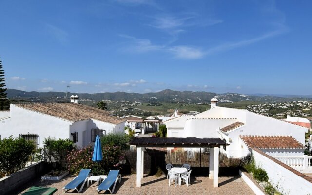 Nice Holiday Home with Private Swimming Pool 25 Minutes From Torre Del Mar