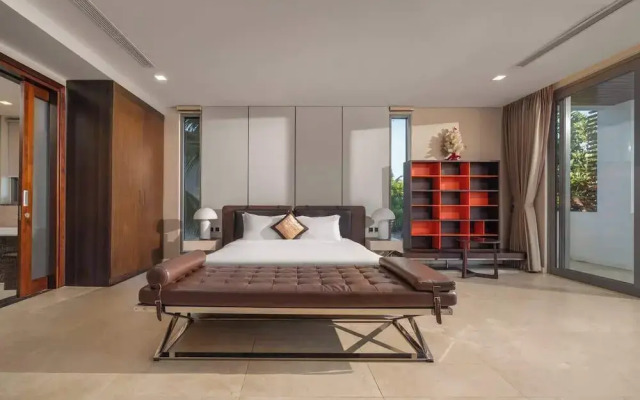 8BR Beachfront Eden: Luxury Events & Getaways