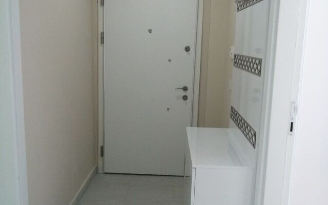Cemre Apart