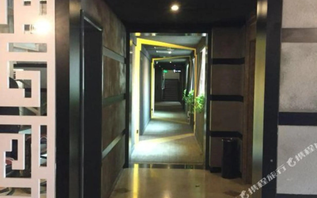 Yimei 28° Fengshang Hotel (Hebei University First Central Hospital East Branch)