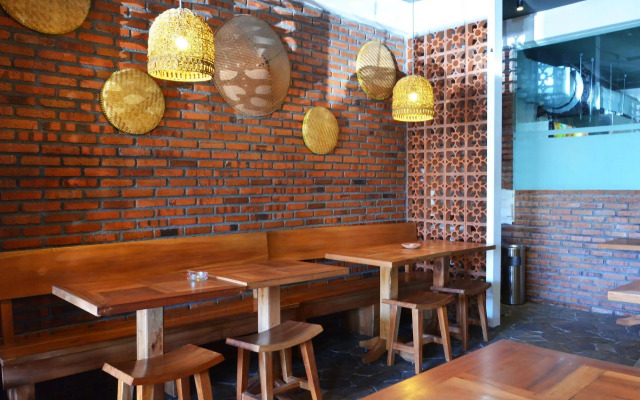 ZEN Rooms Raya Rungkut