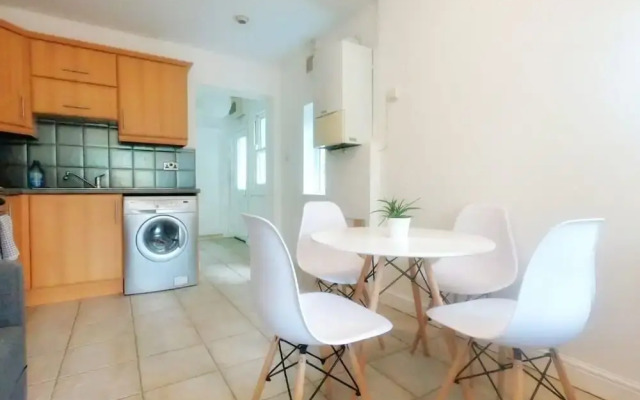 Charming  Oxford Apartments