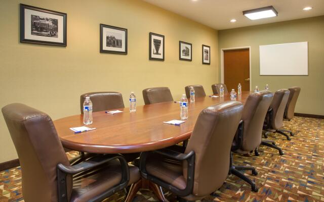 Kalamazoo Hotel and Suites