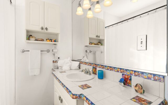 Beachy Bungalow by Vtrips
