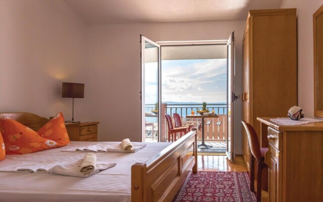 Nice Home in Makarska With Wifi and 2 Bedrooms