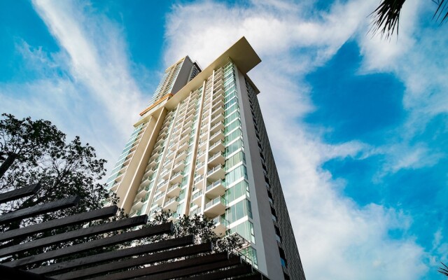 Riviera 1BR Sea View 2605 by Pattaya Holiday