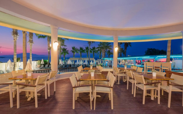 Phoenix Beach Hotel
